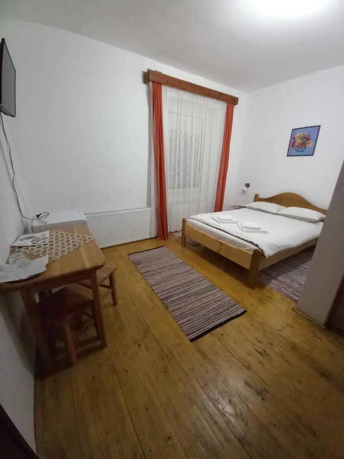 Casa Din Barcut Pension Buitenkant foto